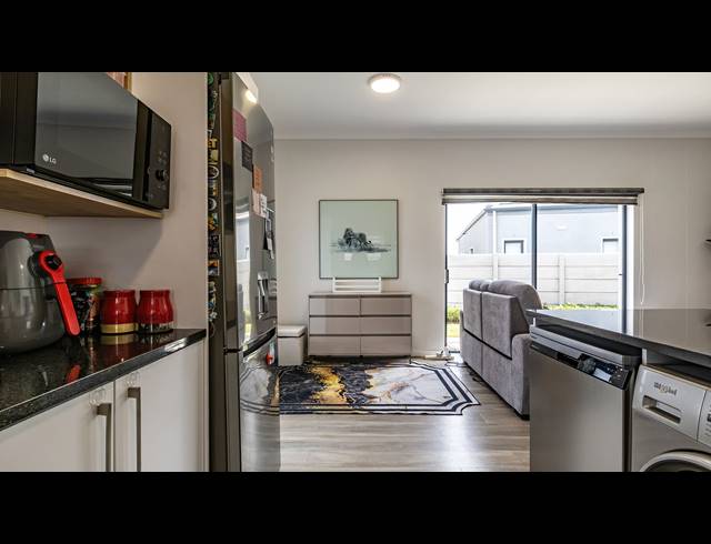 3 BEDROOM HOUSE FOR SALE IN BURGUNDY ESTATE